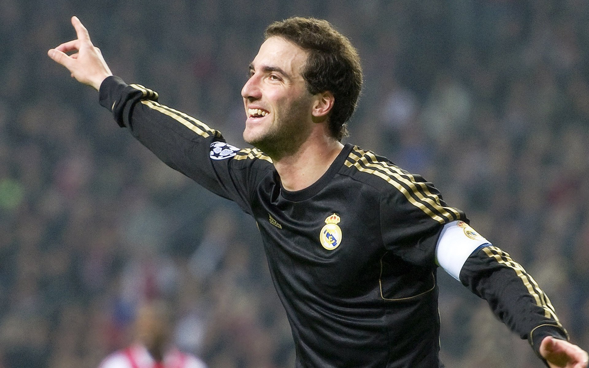 开云体育APP下载-技术型中场是否被边路冲击型球员取代，技术型前锋